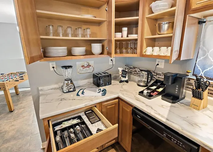 House 3br 1.5 Bath/sleeps8/ Gamerm/dogfrdly/bbq Montgomery